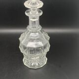 Carafe en verre à facettes