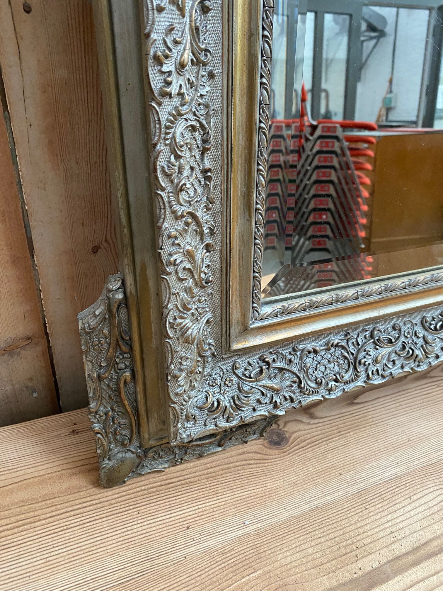 Beveled mirror late nineteenth century 84x122cm