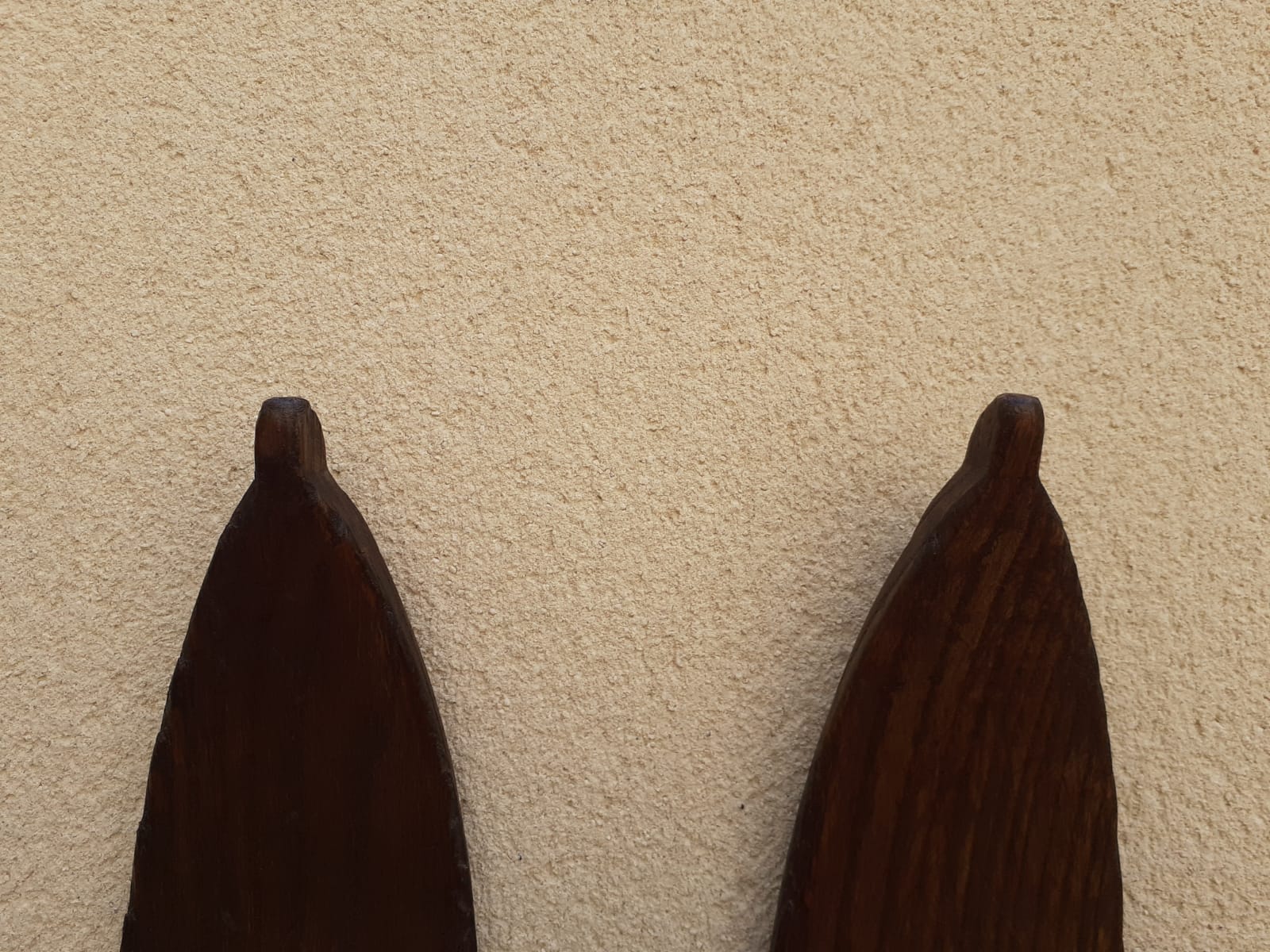 Ancienne paire de skis en bois
