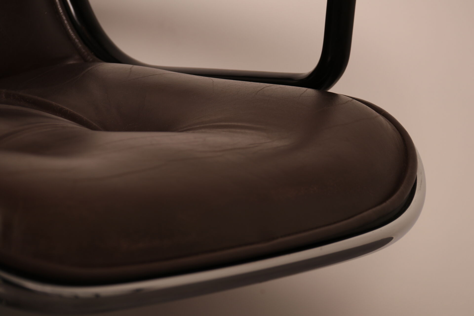 Executive office chair by Charles Pollock for Knoll - US - 1970's