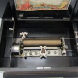 Napoléon III music box with drum and 3 bells