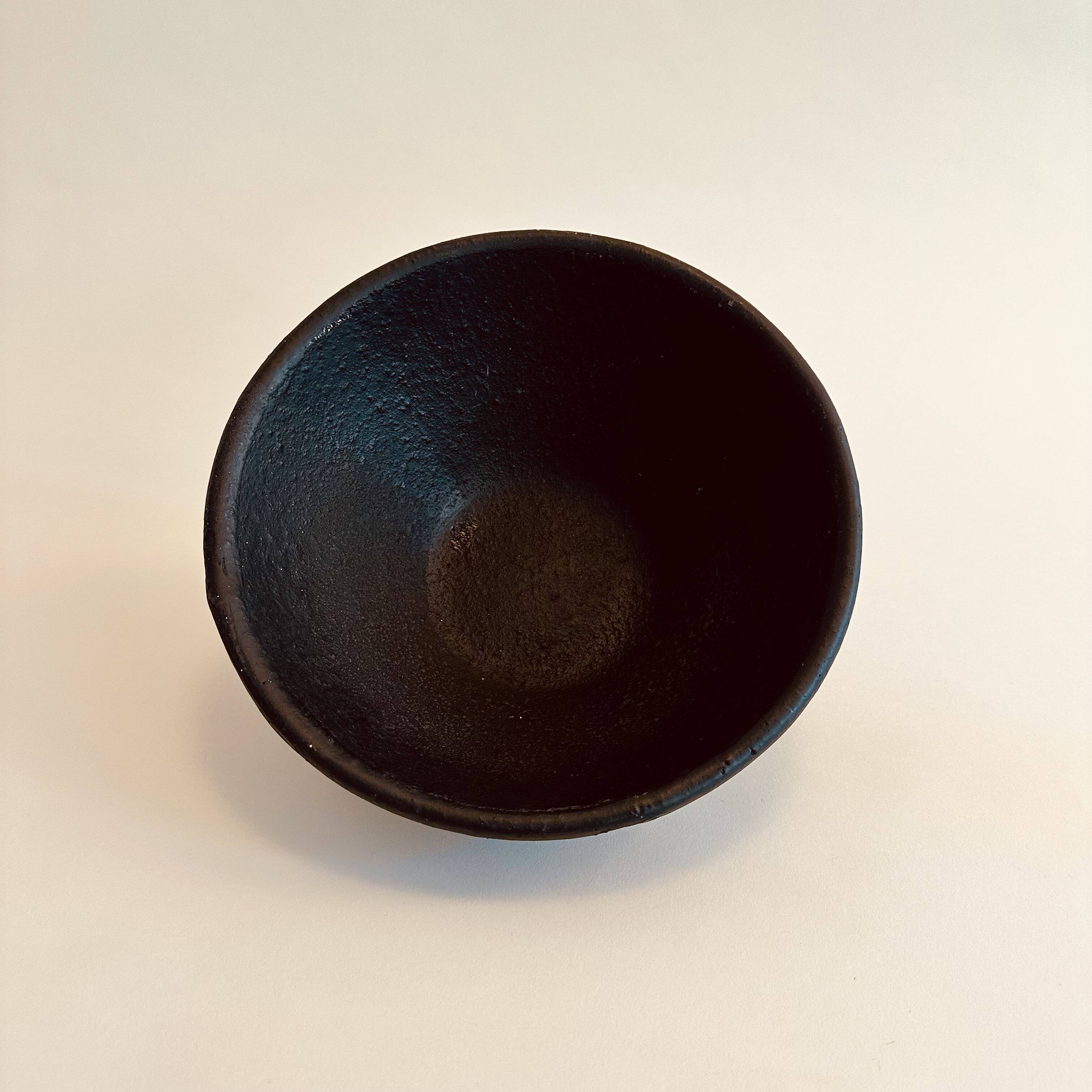 Black ceramic salad bowl