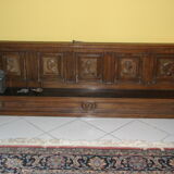 Provençal furniture top head of allegories