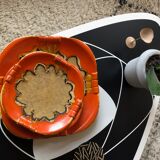 Dish and 4 plates in glazed stoneware orange color and pattern