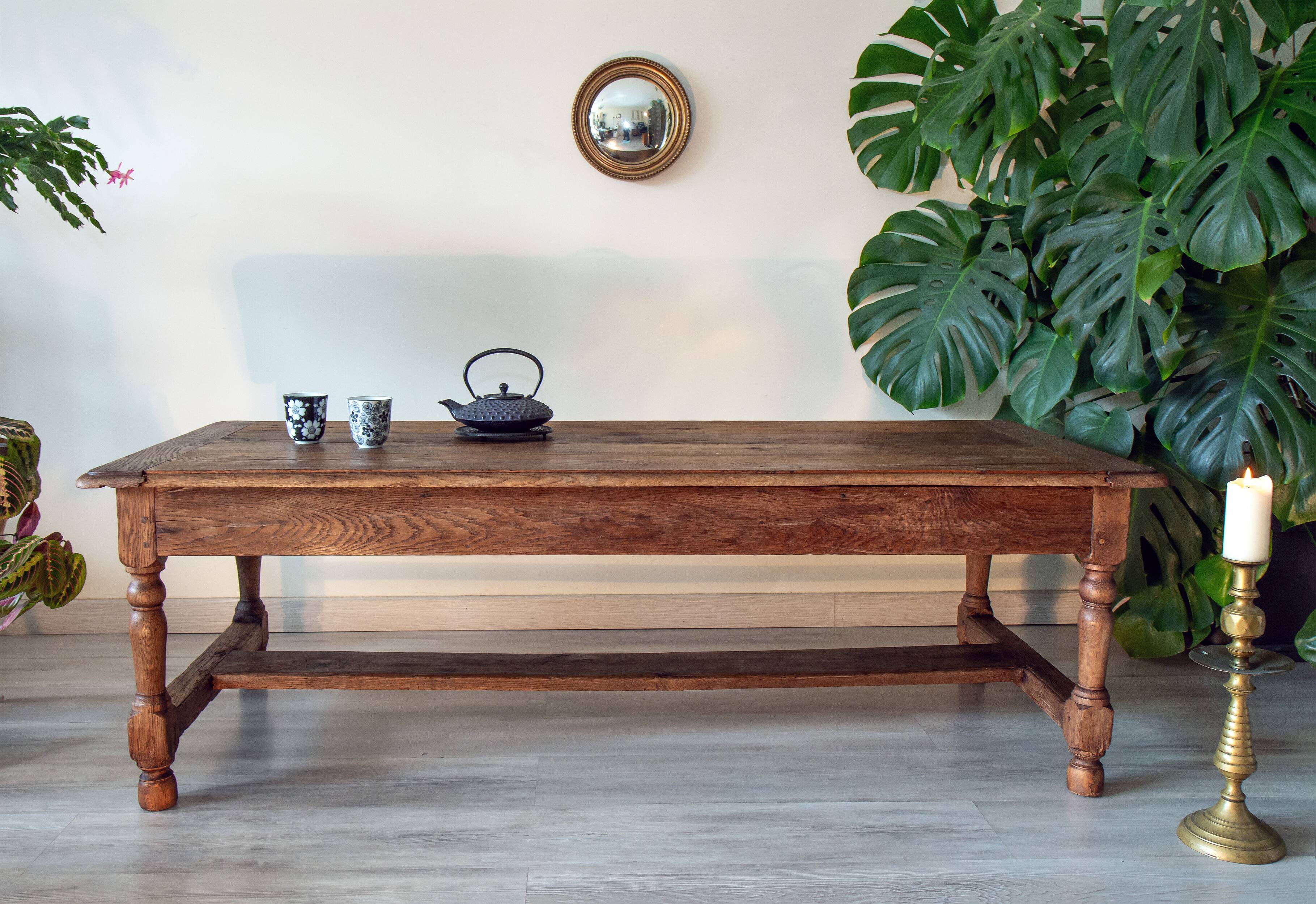 Large oak coffee table from the early 20th century