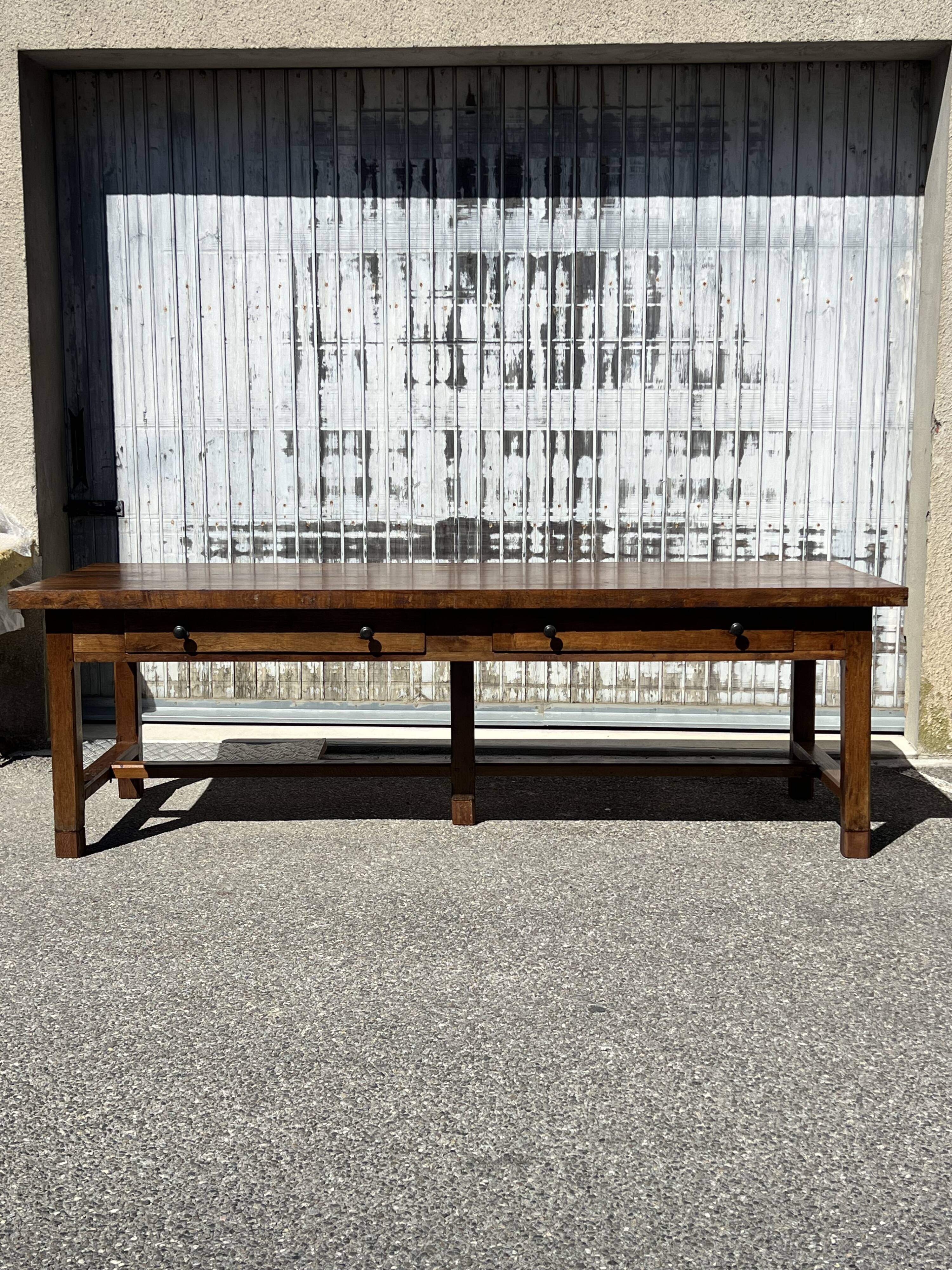 Farm table