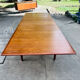Table scandinave