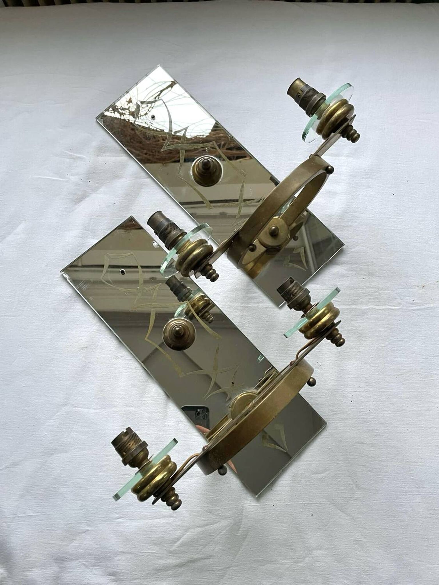 Pair of Italian art deco wall lights in mirror and brass, vintage, 1930s