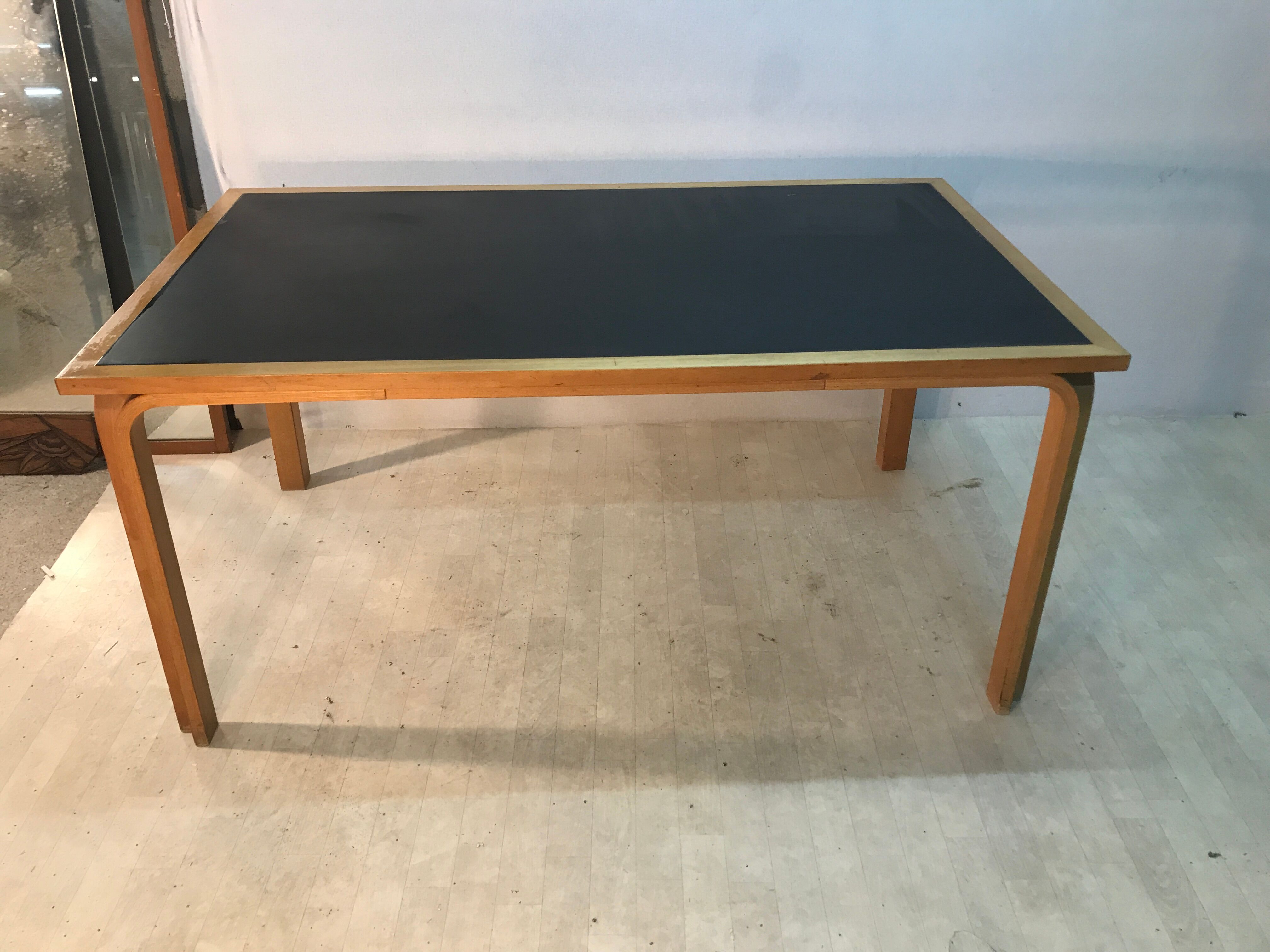 Scandinavian dining table edition Magnus Olensen