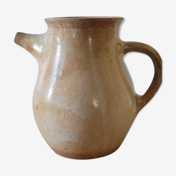 Sandstone pitcher