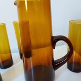 Set carafe and 5 amber glasses