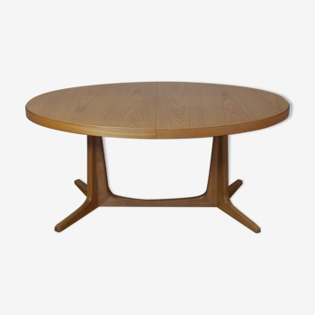 Table ovale en chêne avec rallonges