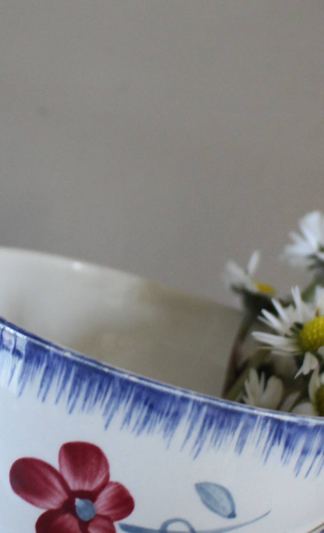 A set of two Digoin Sarreguemines Marylou Rose Art Deco cups.
