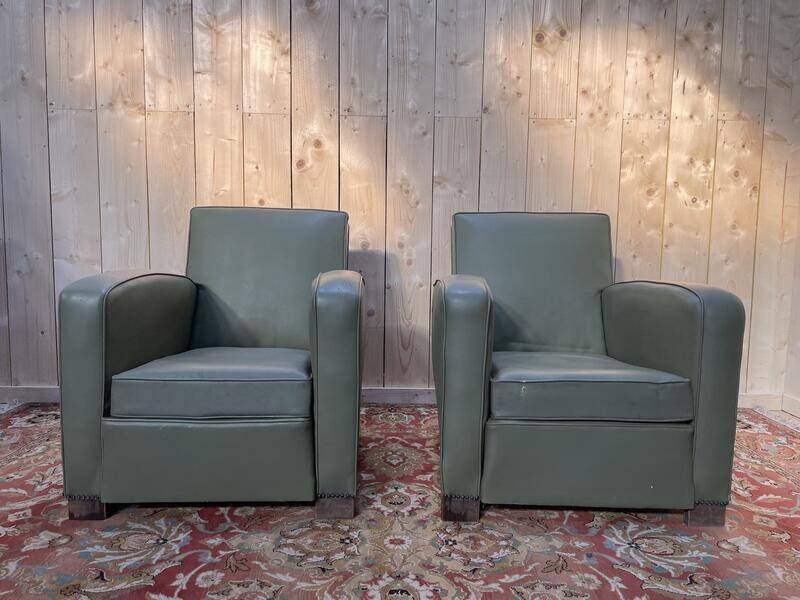 Paire de fauteuils club en Skaï vert 1940