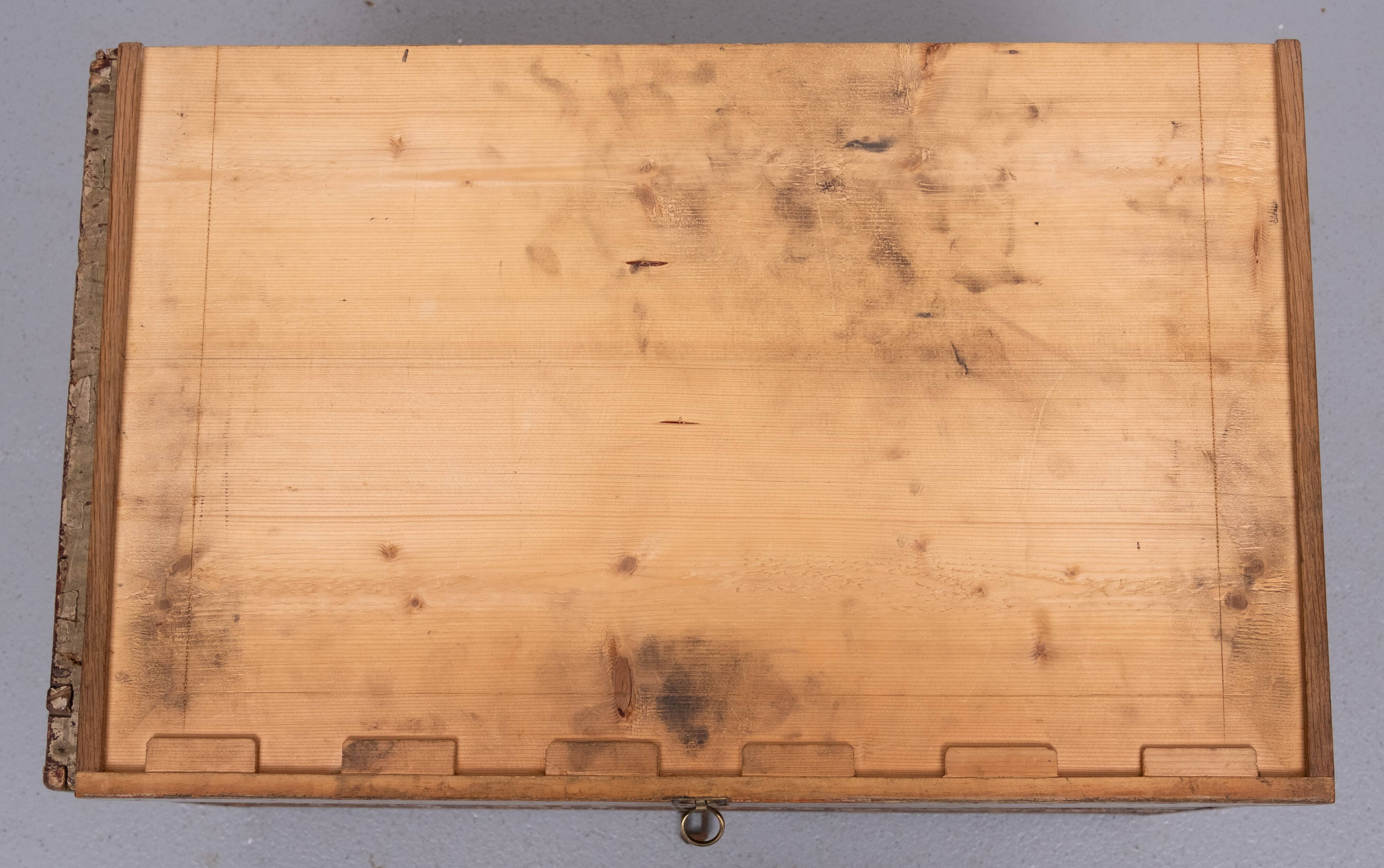 Commode homme avec tiroirs du XIXe siècle