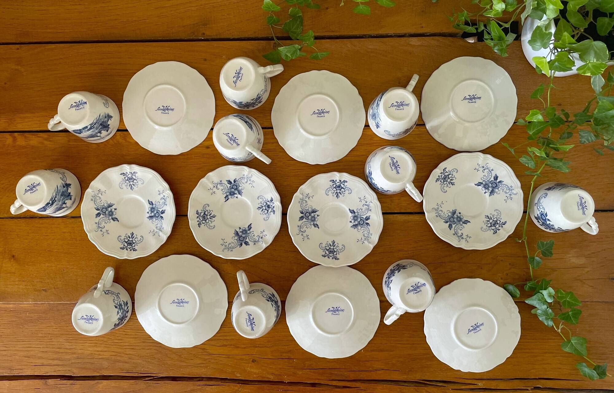 Antique coffee service in Sarreguemines earthenware.