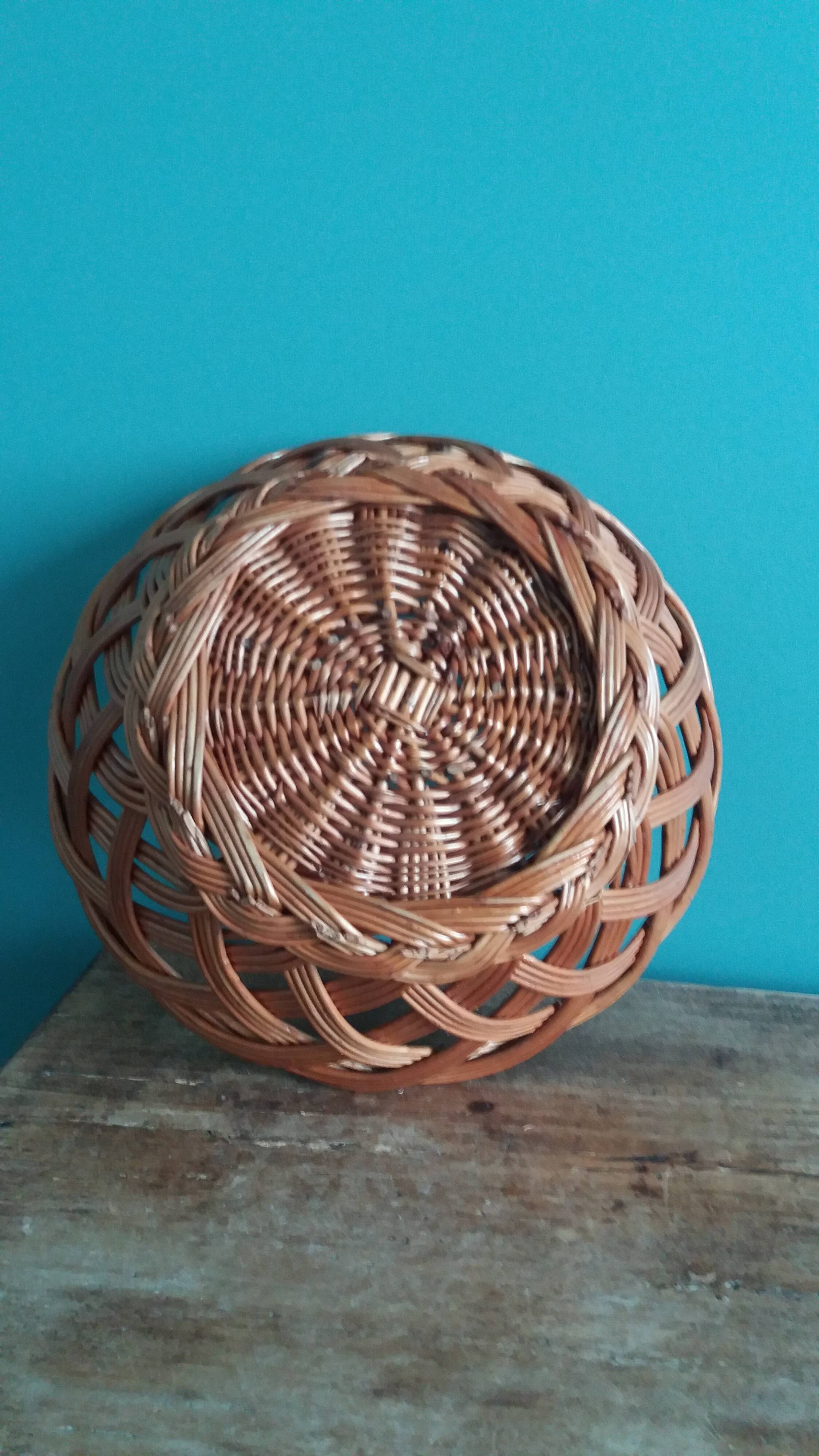 Wicker baskets, basket trays 24 and 29 cm
