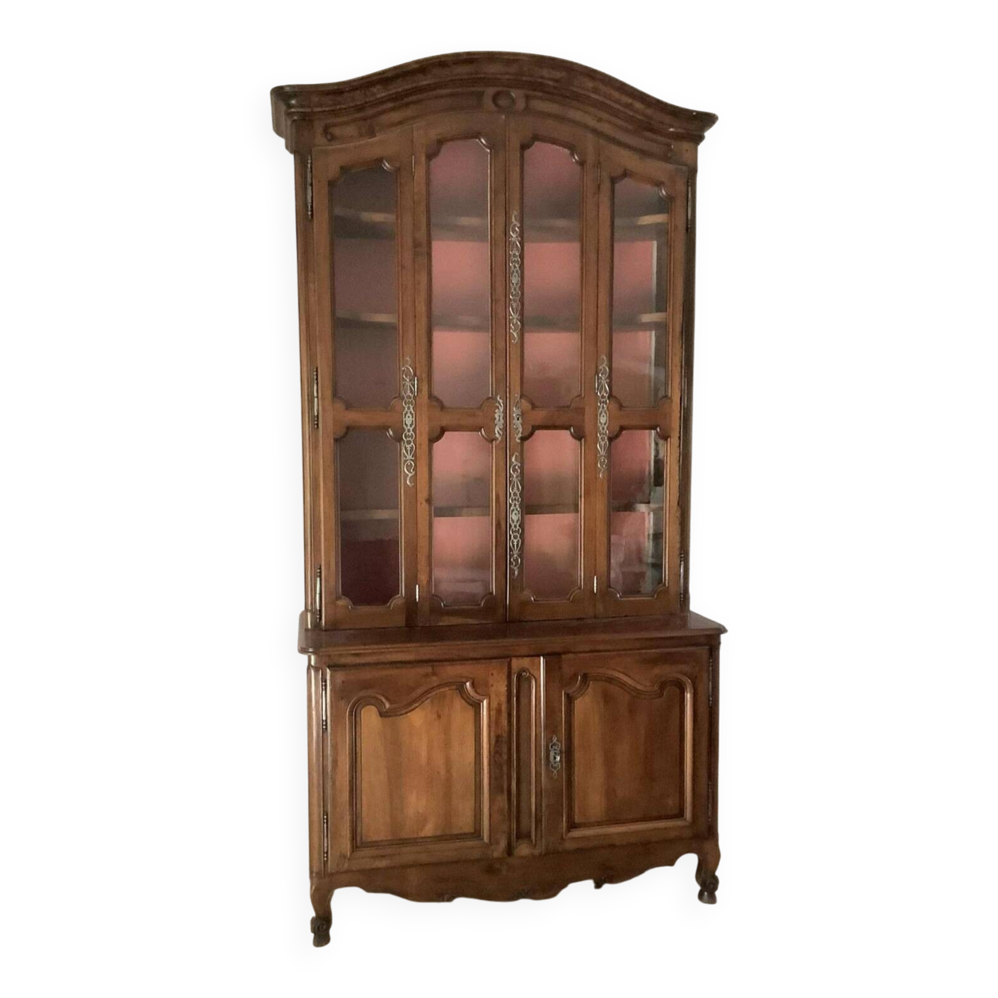 Imposant buffet, vitrine deux corps en noyer