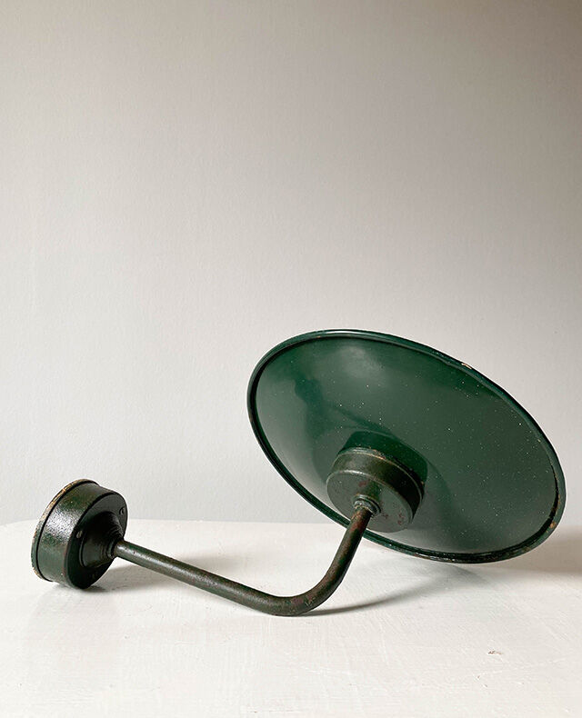 Outdoor enamelled tole wall lamp