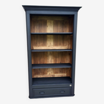 Bookcase / Shelf