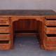 Bureau américain à caisson en chêne
