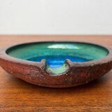 Ashtray or bowl in brutalist studio pottery by Gerhard Liebenthron, mid-century, 1960s, 1968.
