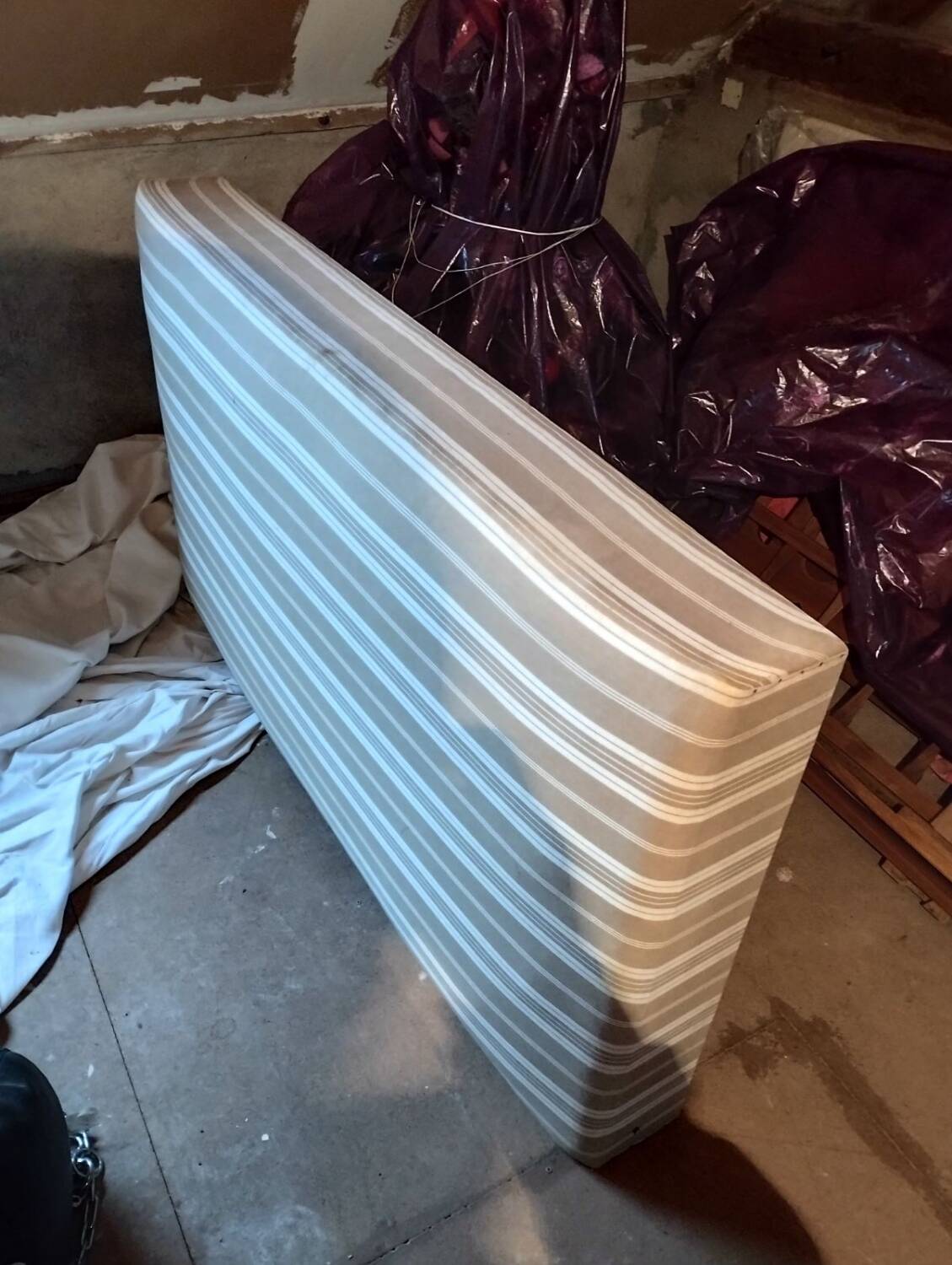 Children's bed with walnut bars