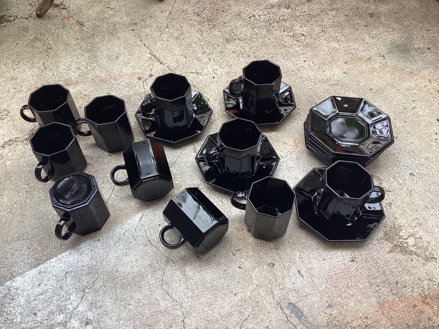 Large 11-cup coffee service Arcoroc vintage Esso collection