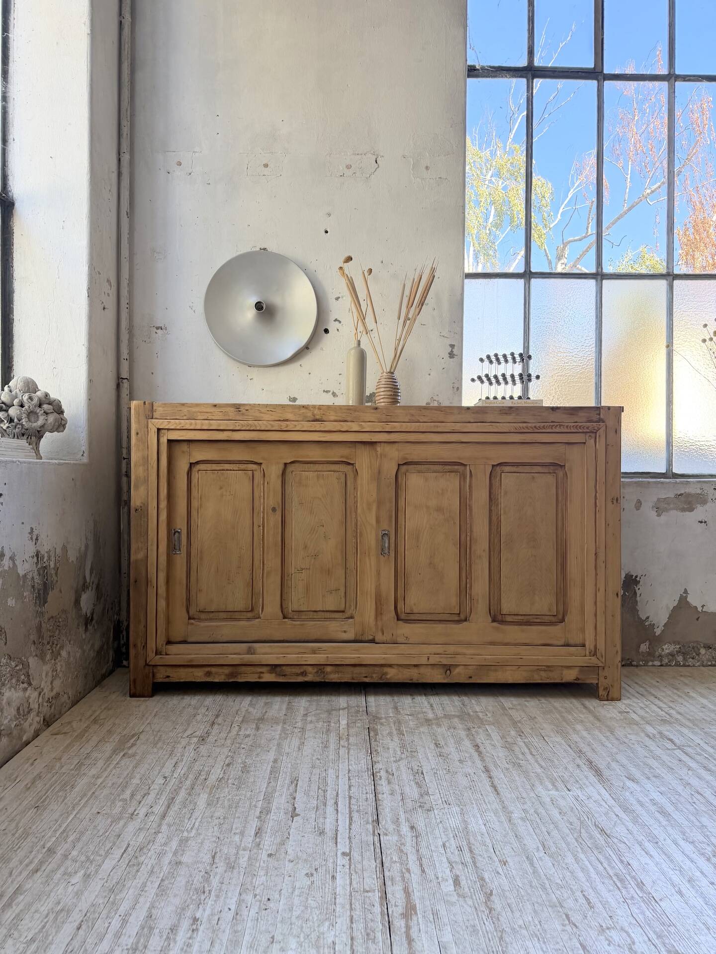 Enfilade with sliding doors from the 1950s