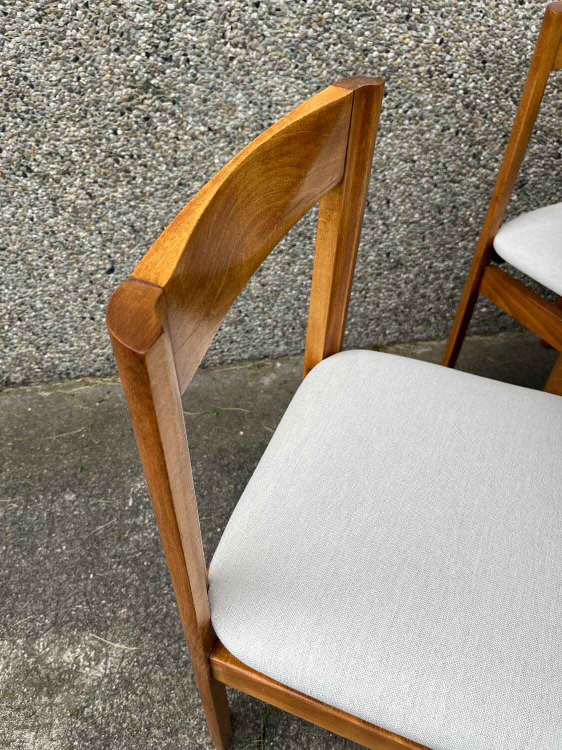 Table and 4 chairs set