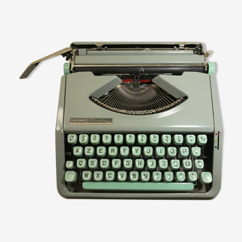 Hermes Baby linden green typewriter