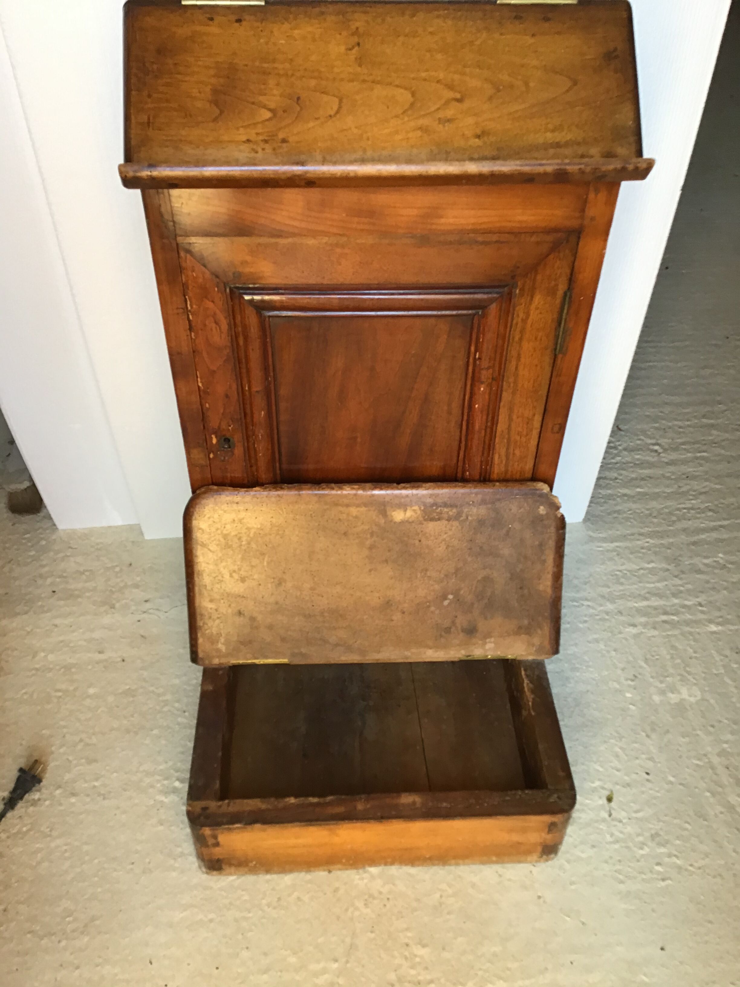 Pray oratory god in walnut