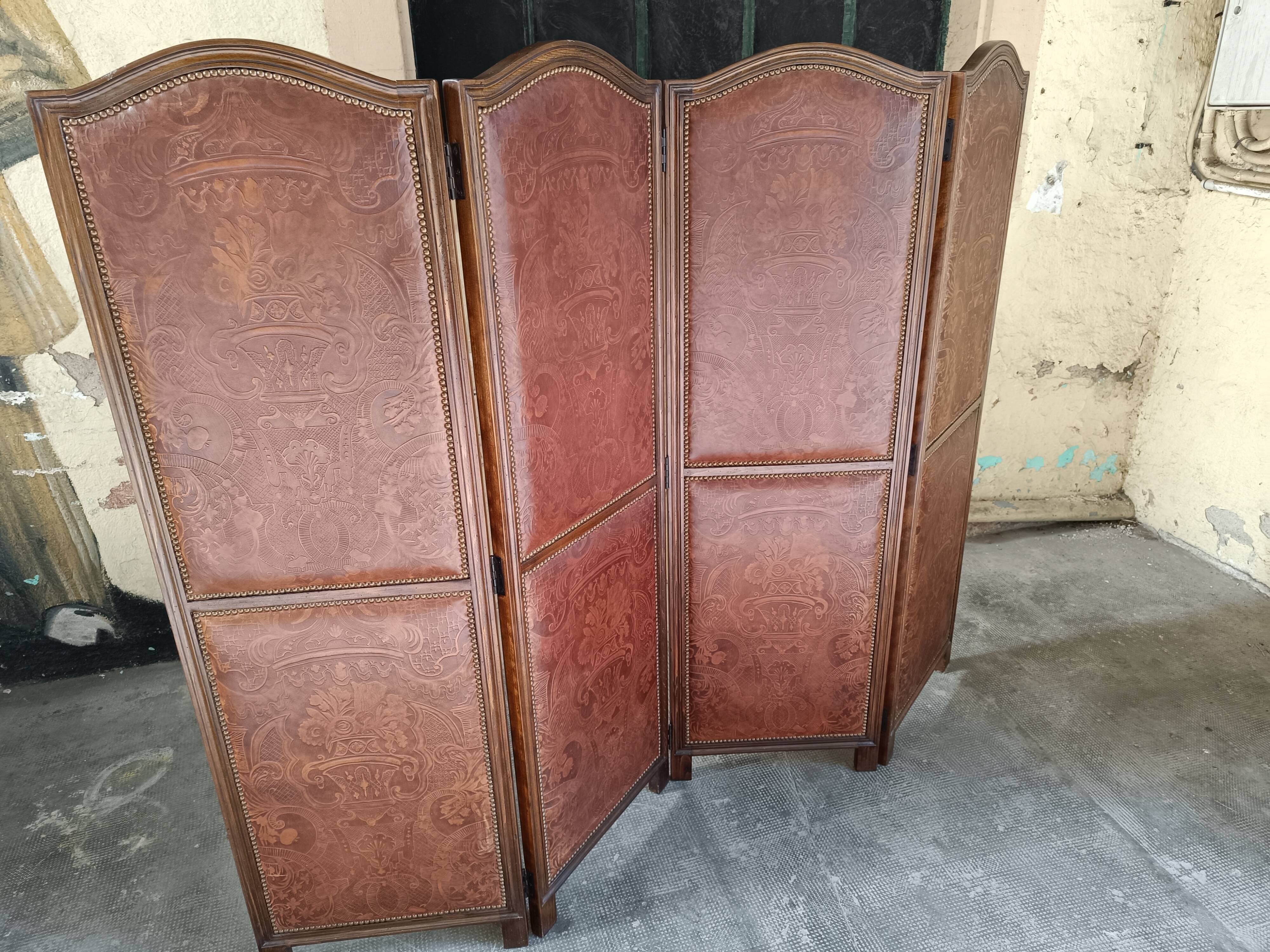 4-leaf wood and leather screen