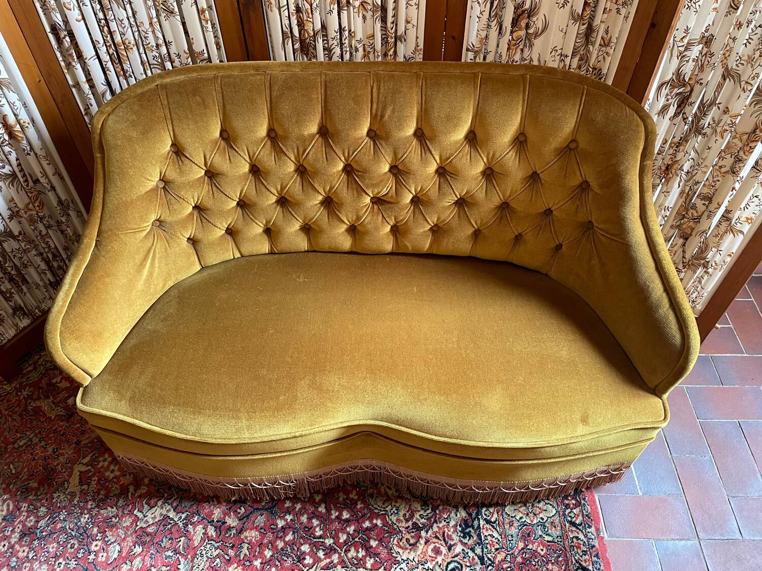 Vintage toad sofa