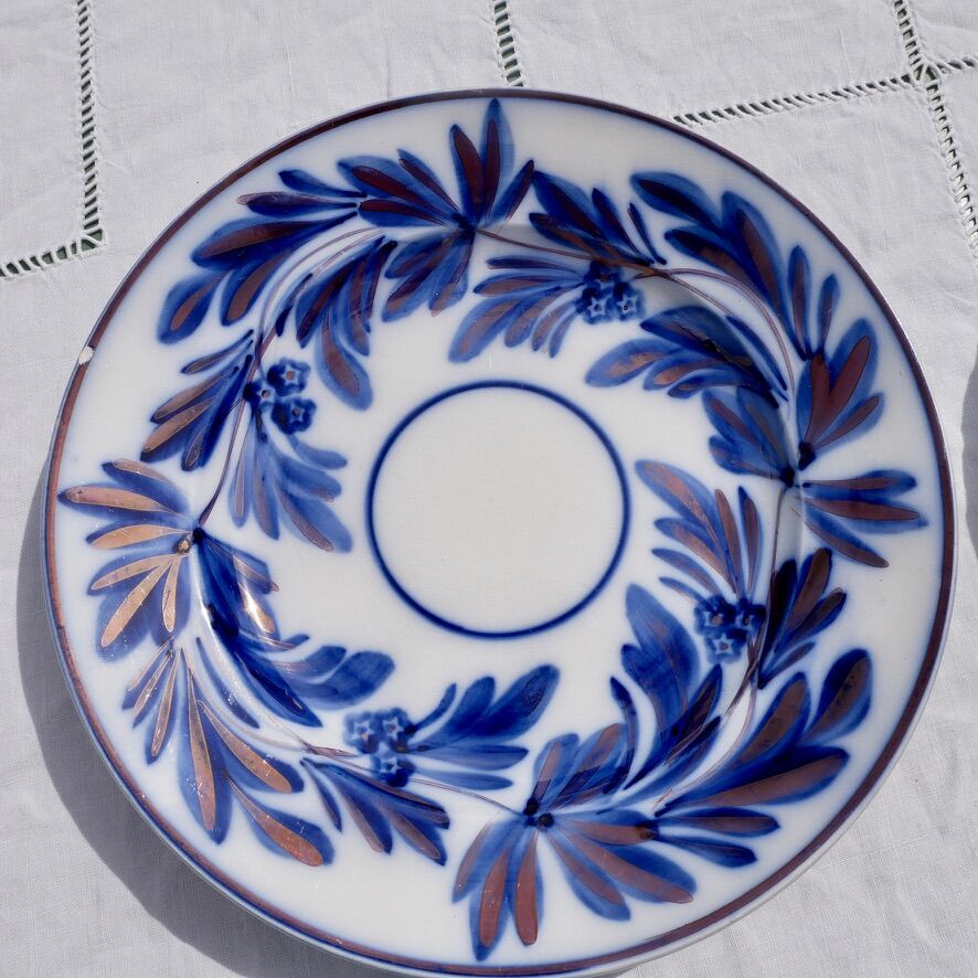 4 assiettes anciennes de Sarreguemines opaques