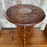 Ancienne table basse tripode bois sculpté & laiton incrusté inde vintage