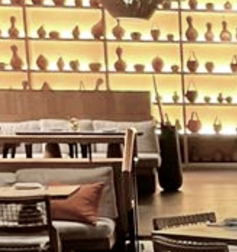 Set of 3 white vintage vases