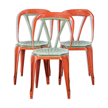 Multipl's three-chair series