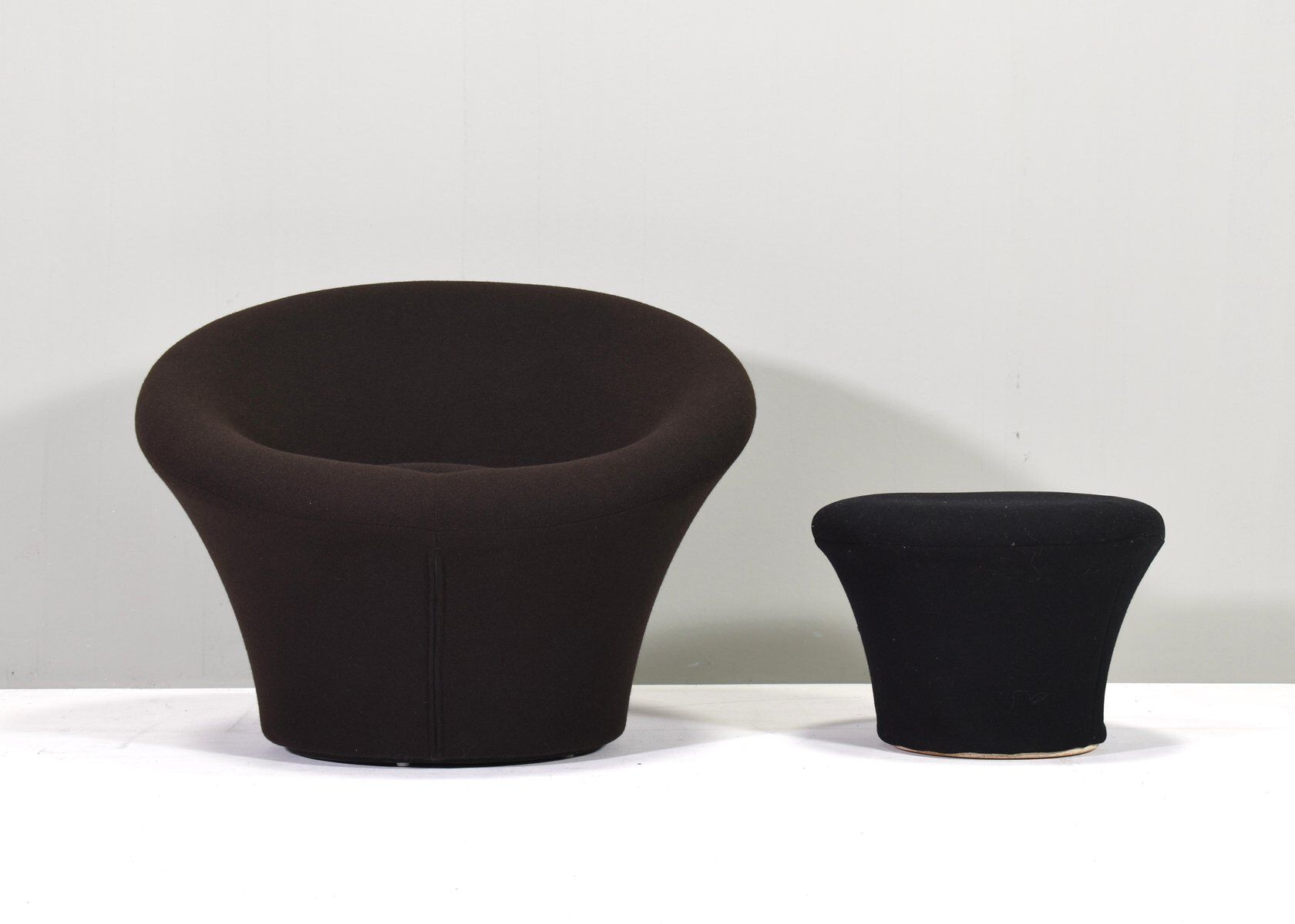 Armchair F560 mushroom by Pierre Paulin for Artifort Netherlands 1970s