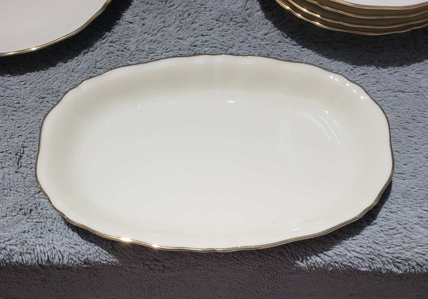 67-piece Bavarian porcelain dinnerware set