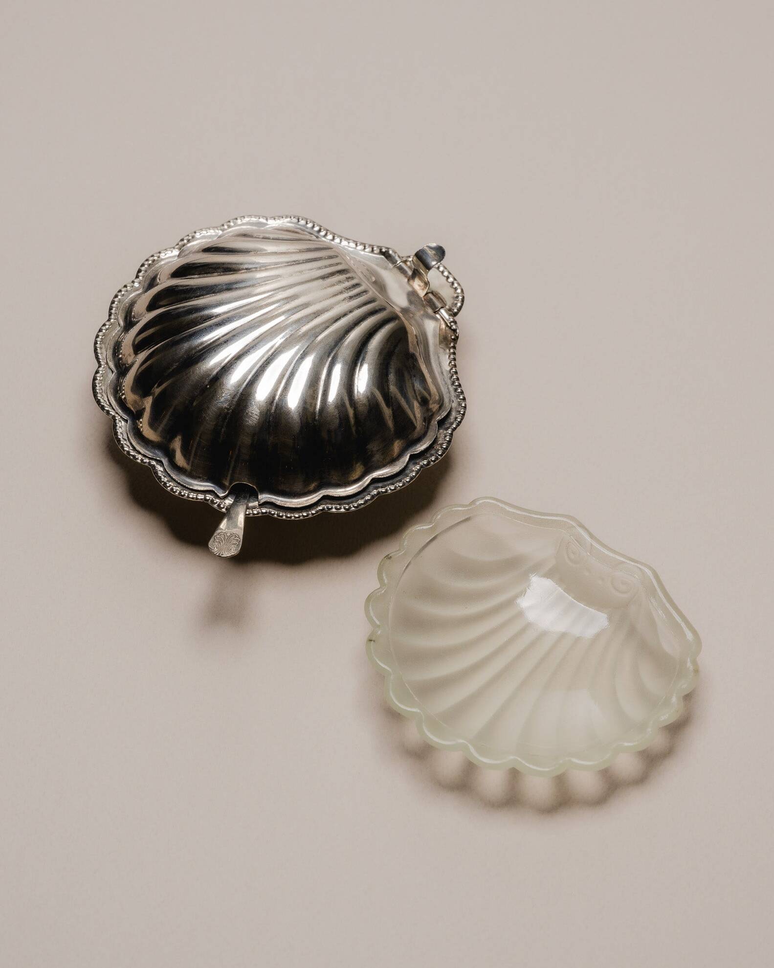 Silver-plated metal shell butter dish, 1970s