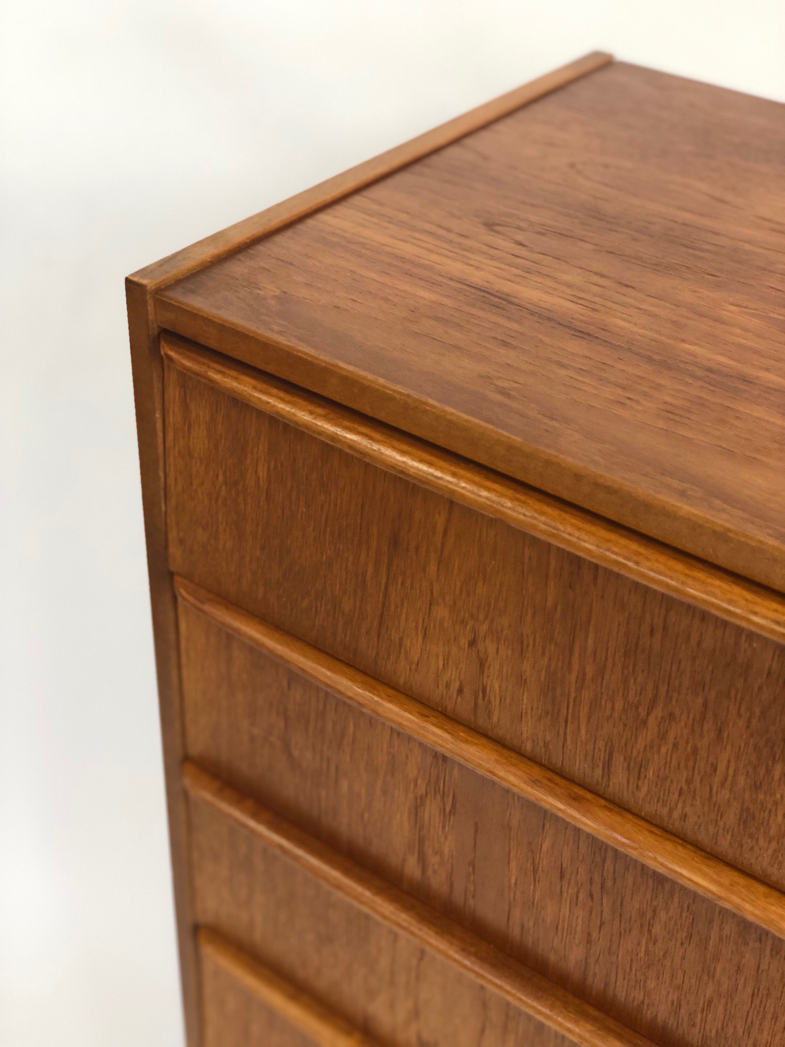 Dresser in teak