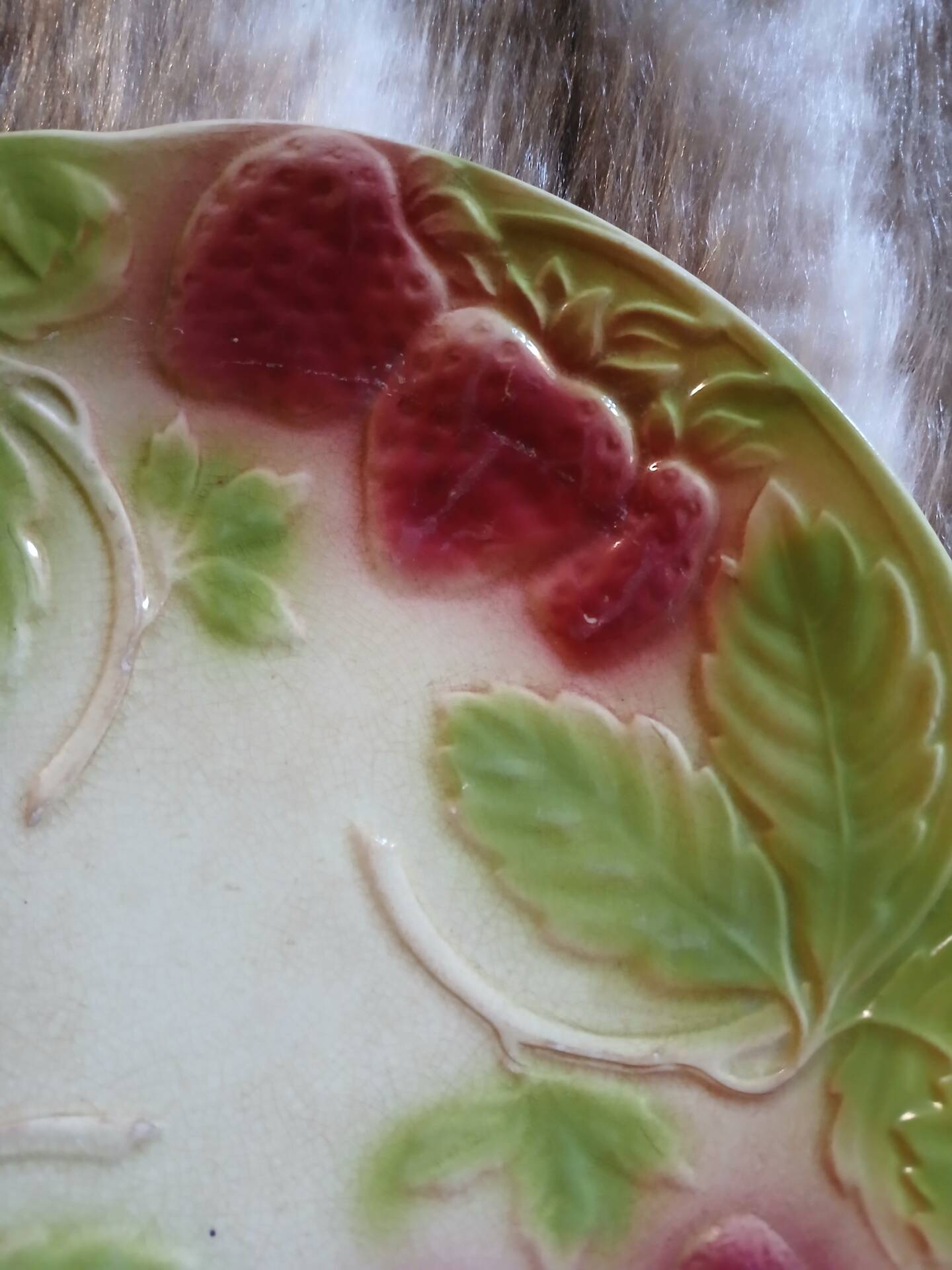 2 antique dessert plates in majolica