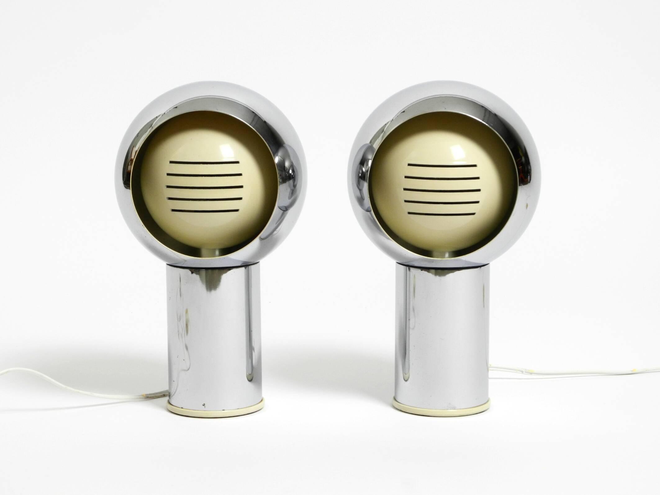 Pair of large Mid Century Space Age chrome table lamps - Made in Italy