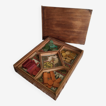 Old Yellow Dwarf game, wooden box, 1940s