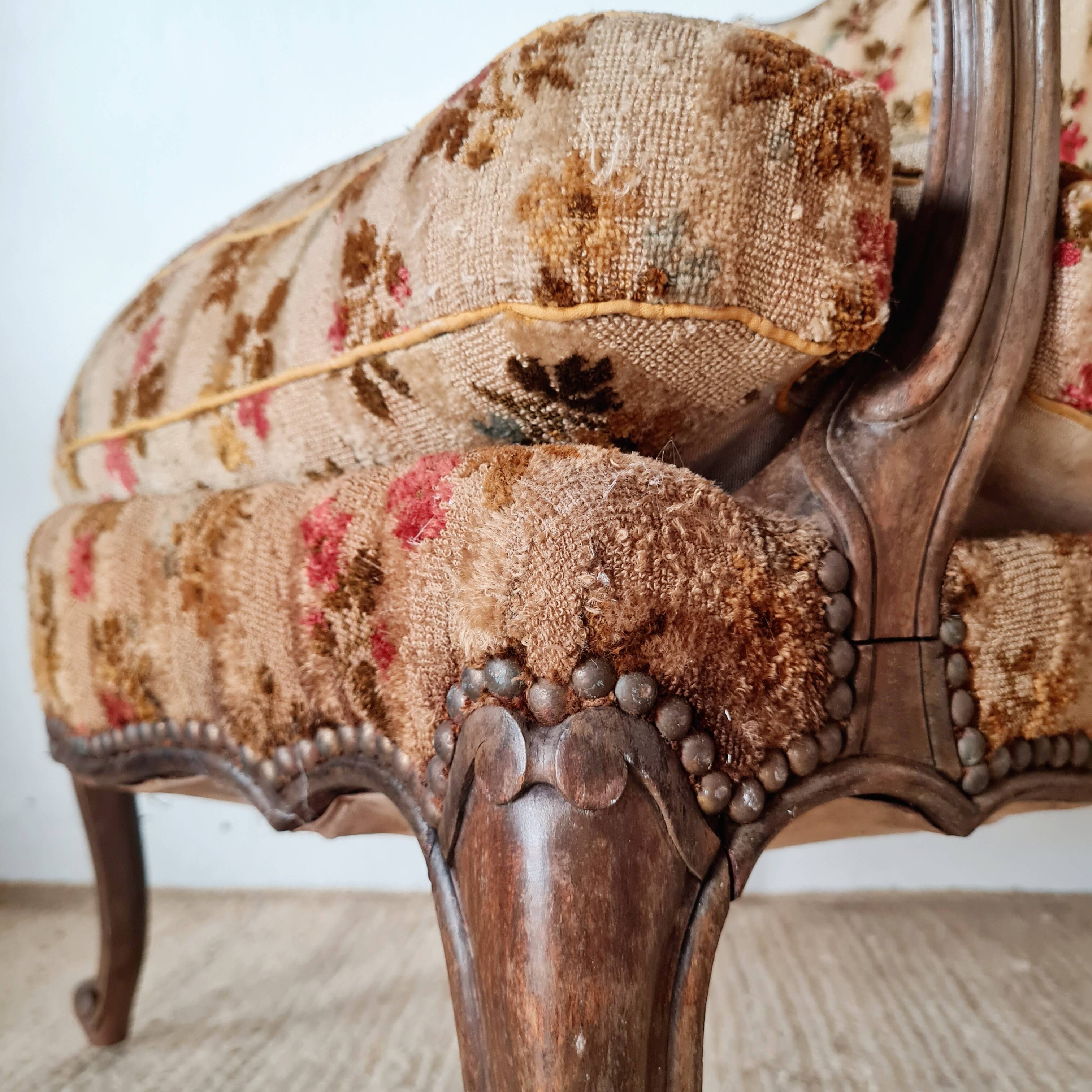 Antique cabriolet armchair in floral velvet – Louis XV style / Retro chic