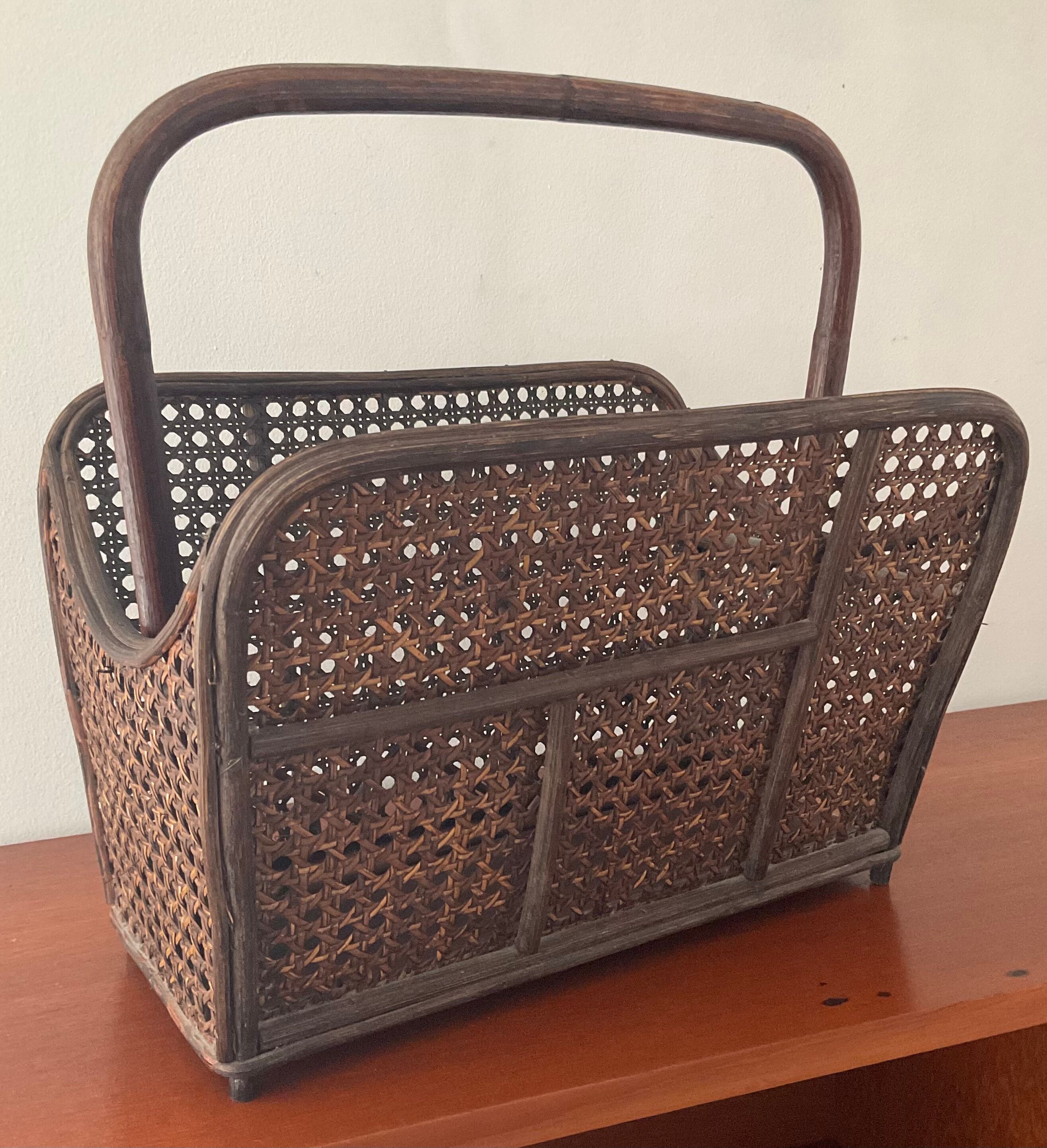 Porte-revue vintage en rotin et cannage