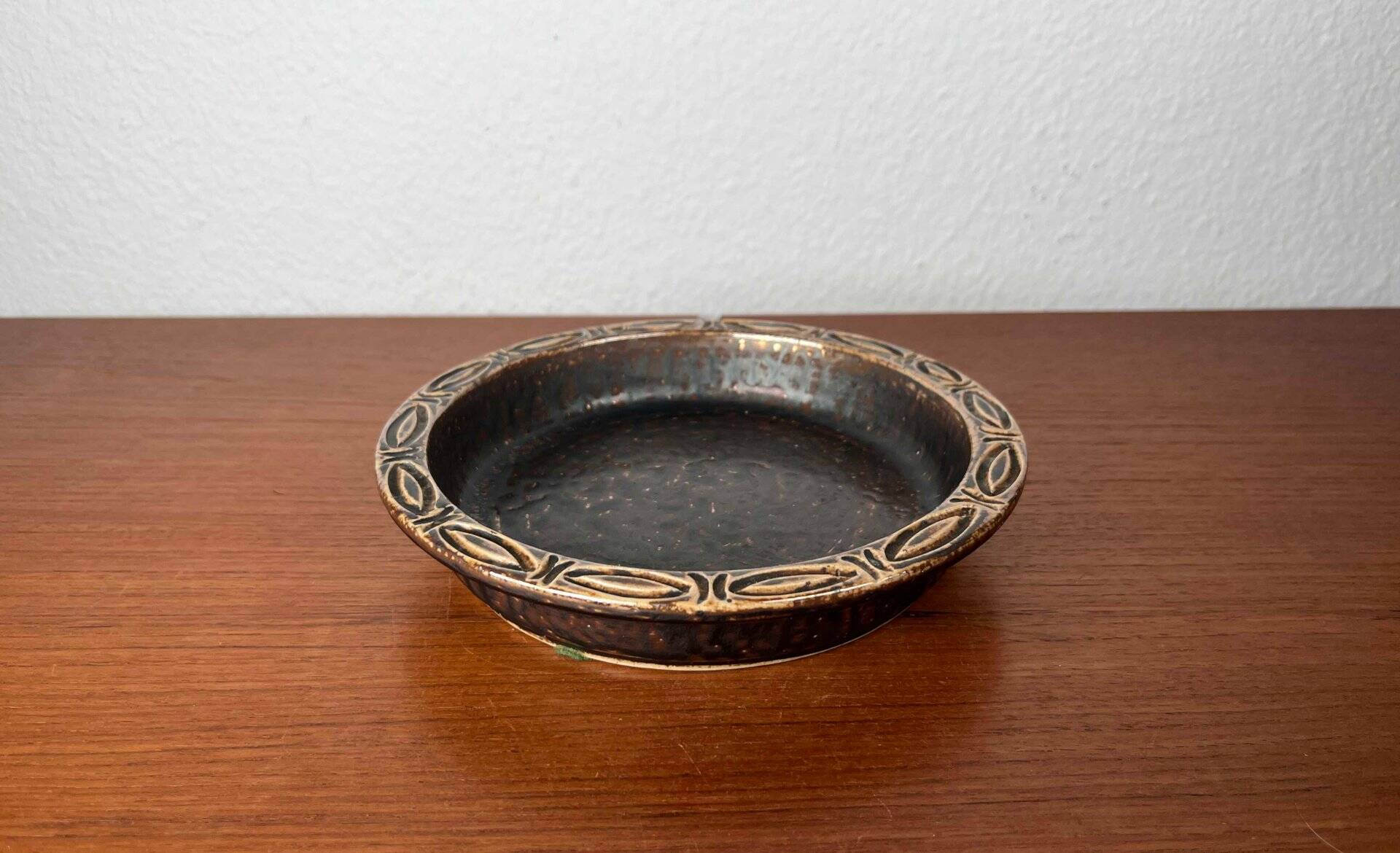 Danish pottery bowl in mid-century Lovemose style, 1960s.