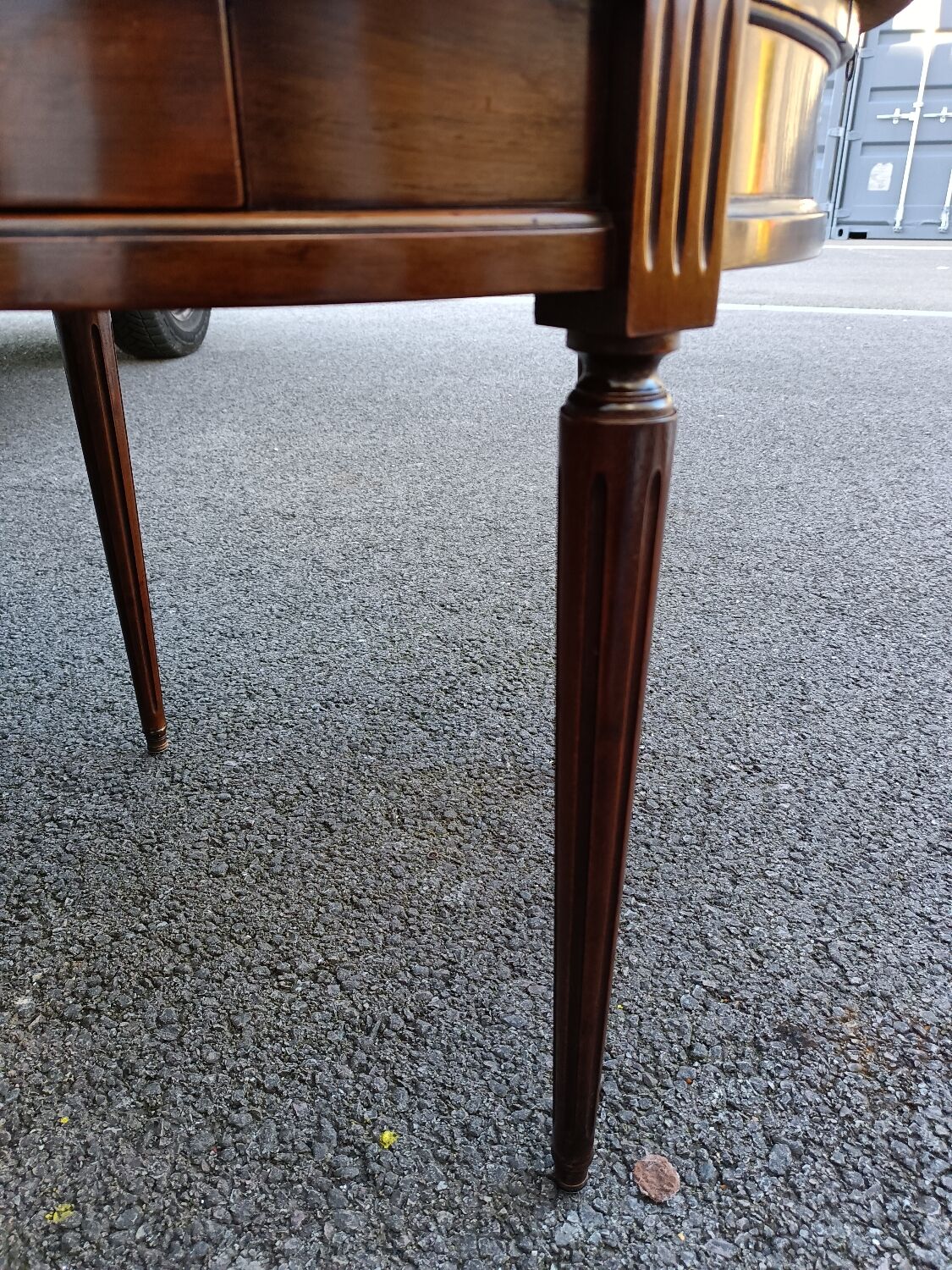 Table bouillotte style Louis XVI marble top