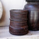 Pot gravé en bois